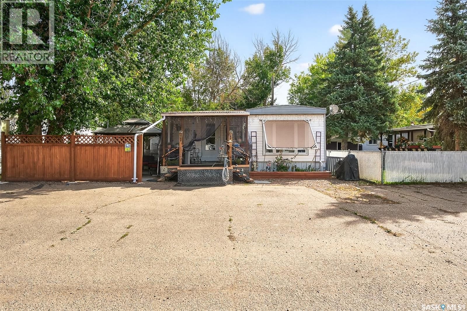 1455 9th AVENUE, Moose Jaw, Saskatchewan S6H 1C6