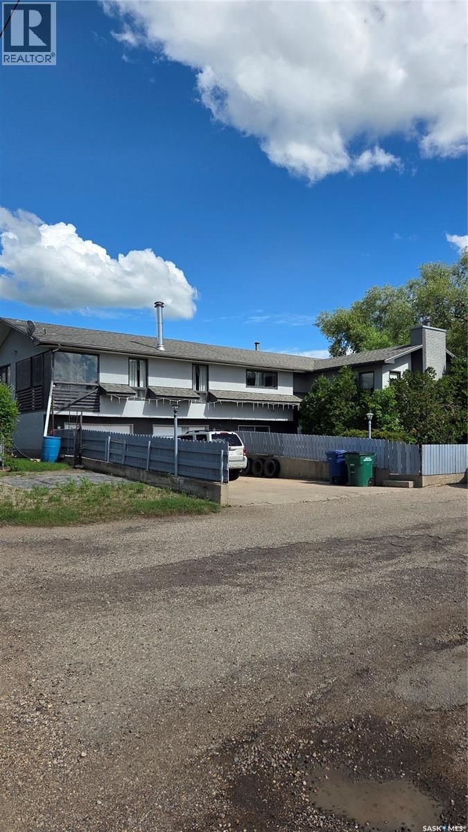 1195 13th AVENUE, Moose Jaw, Saskatchewan S6H 6L6