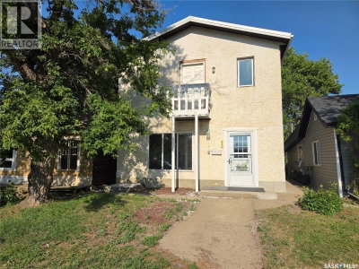 859 Cartier AVENUE | Moose Jaw Saskatchewan | Slide Image One