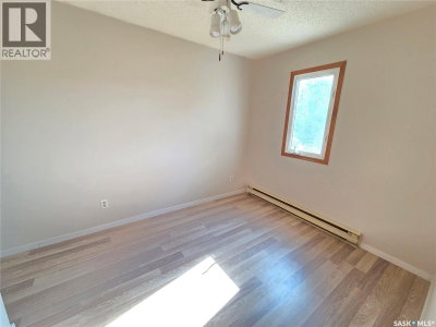 859 Cartier AVENUE | Moose Jaw Saskatchewan | Slide Image Eighteen