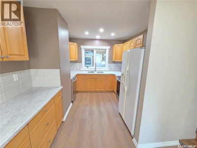 859 Cartier AVENUE | Moose Jaw Saskatchewan | Slide Image Nine