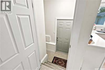 1706 Ewart Avenue | Saskatoon Saskatchewan | Slide Image Twenty