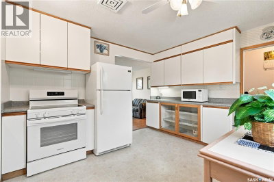 54 Klaehn CRESCENT | Saskatoon Saskatchewan | Slide Image Thirteen