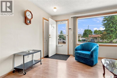 54 Klaehn CRESCENT | Saskatoon Saskatchewan | Slide Image Five