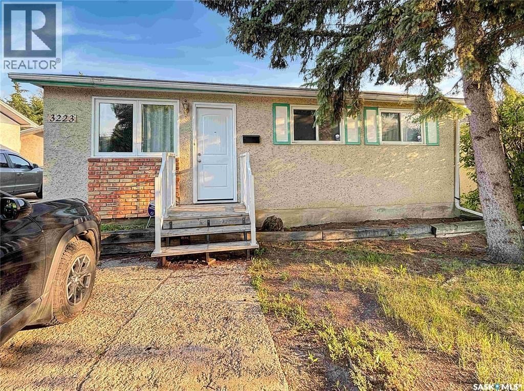 3223 Maxwell STREET, Saskatoon, Saskatchewan S7L 3Y1
