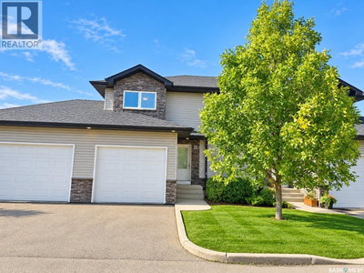 25 547 East Hampton BOULEVARD | Saskatoon Saskatchewan | Slide Image One