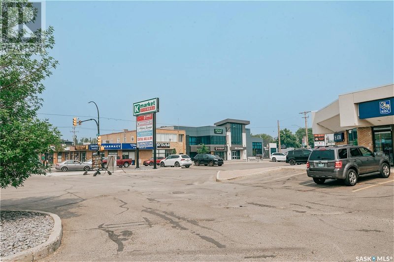 Image #1 of Restaurant for Sale at 6 705 Central Avenue, Saskatoon, Saskatchewan