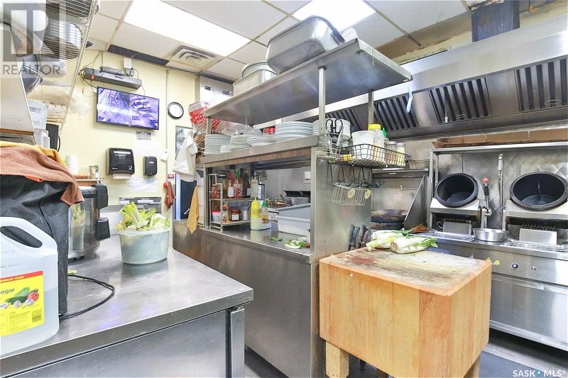 Image #1 of Restaurant for Sale at 830 9th Avenue Nw, Moose Jaw, Saskatchewan
