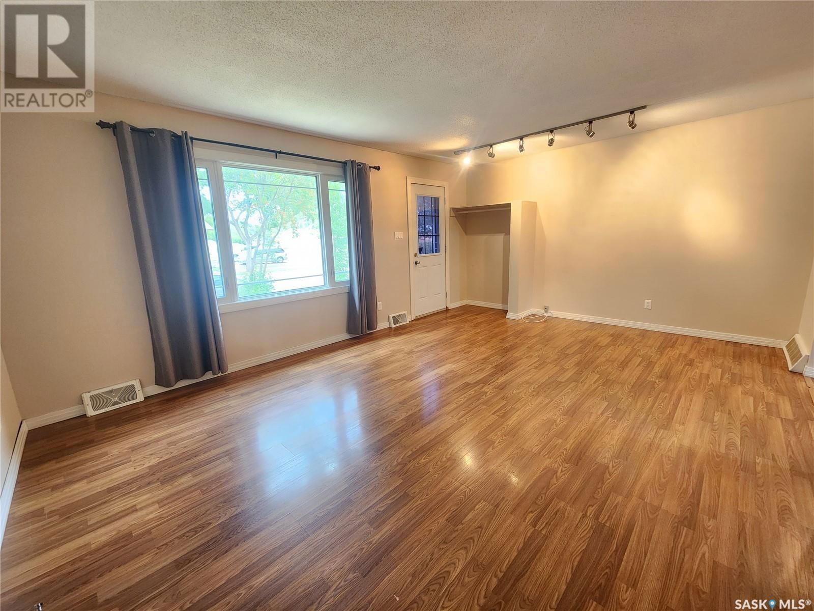 1118 Park Avenue Weyburn, Saskatchewan