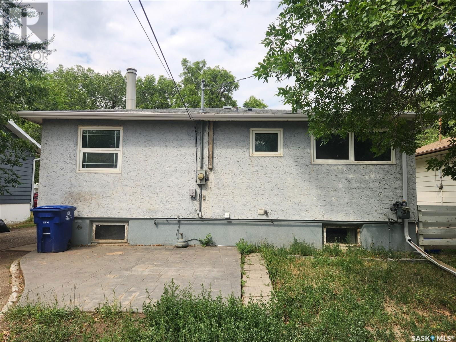 1118 Park Avenue Weyburn, Saskatchewan