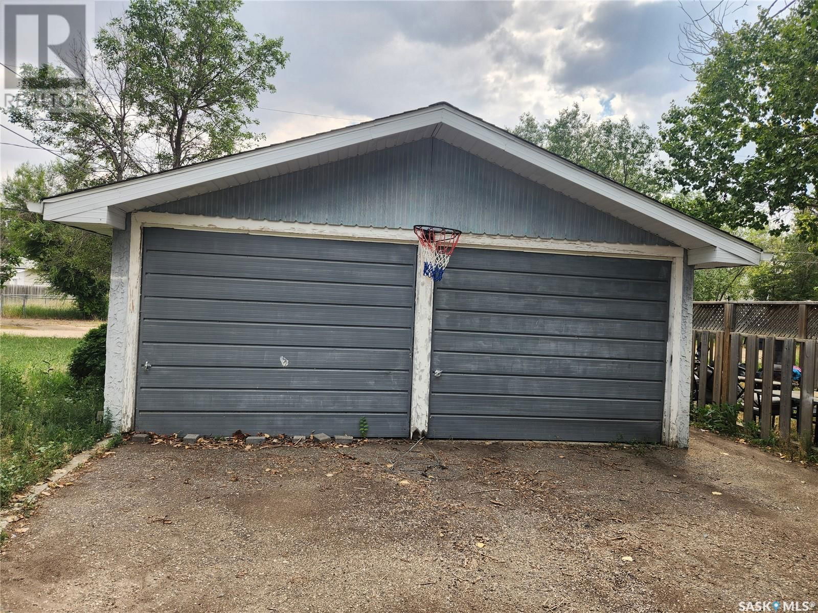 1118 Park Avenue Weyburn, Saskatchewan