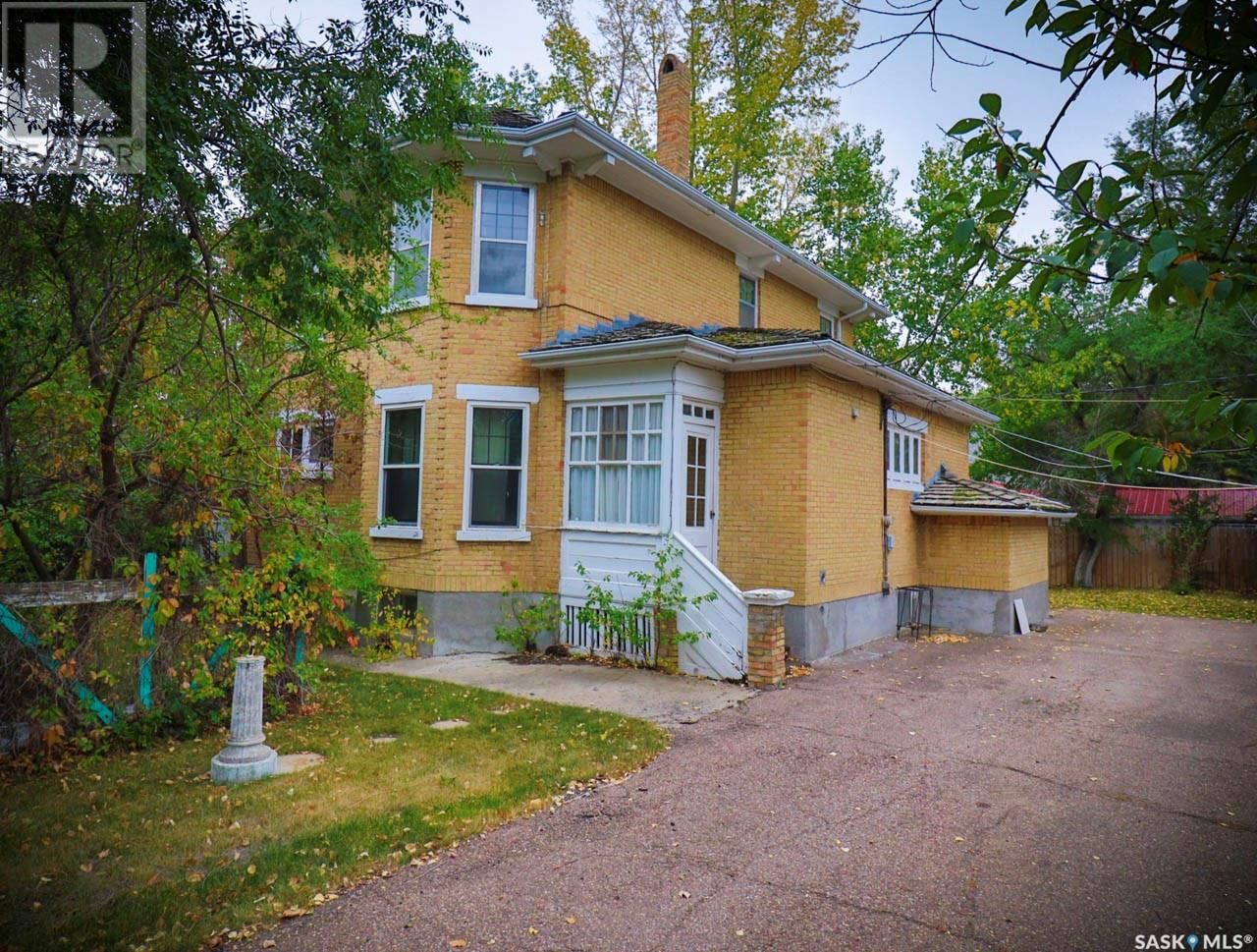200 1st Street Ponteix, Saskatchewan