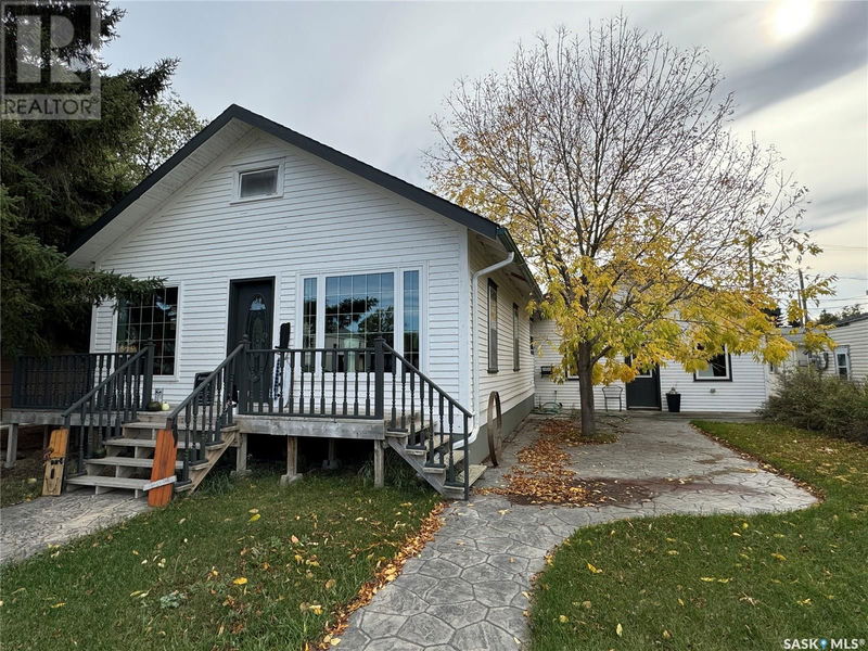 Image #1 of Restaurant for Sale at 207 Royal Street, Imperial, Saskatchewan
