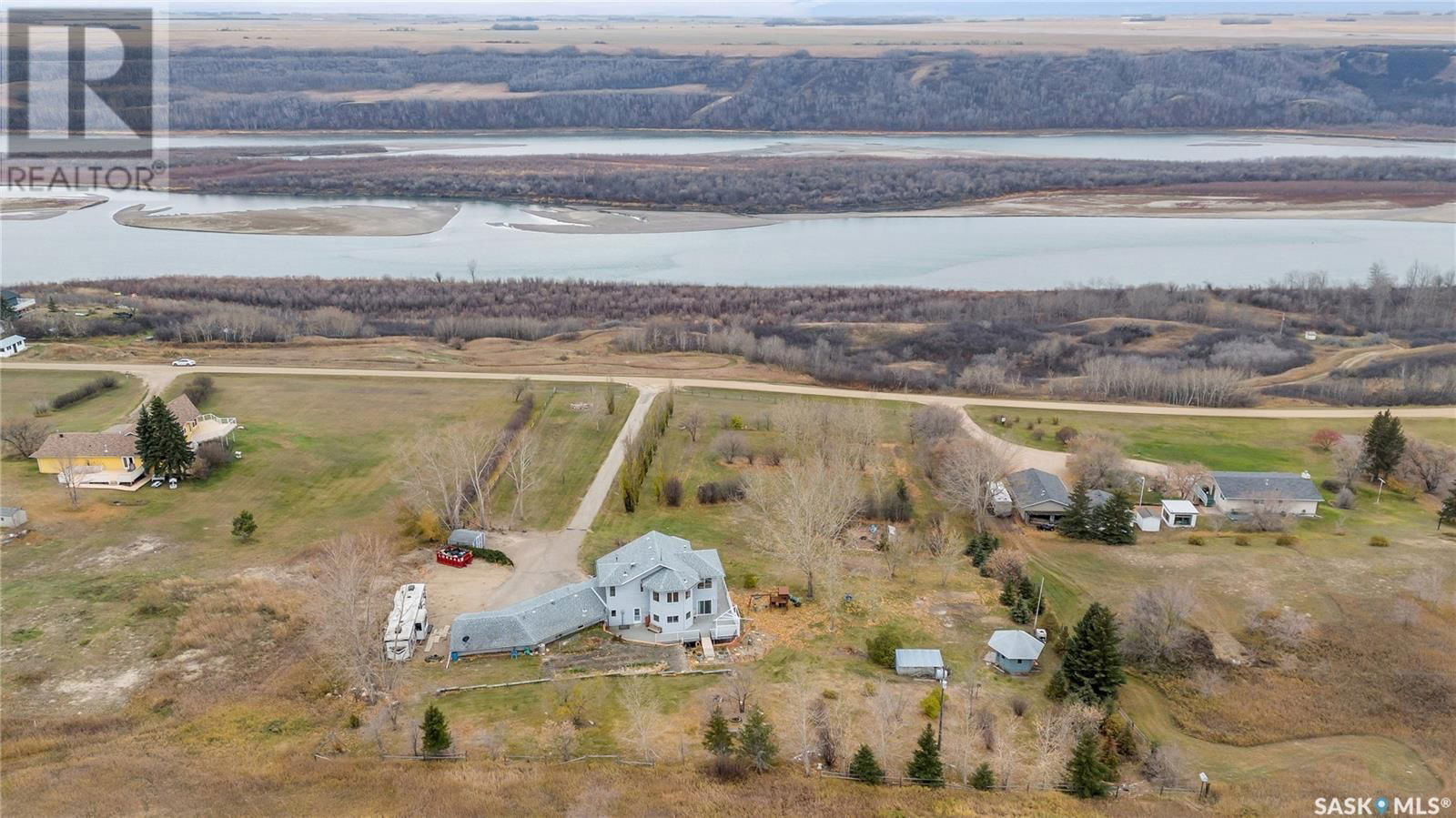 Island View Acreage Image 4