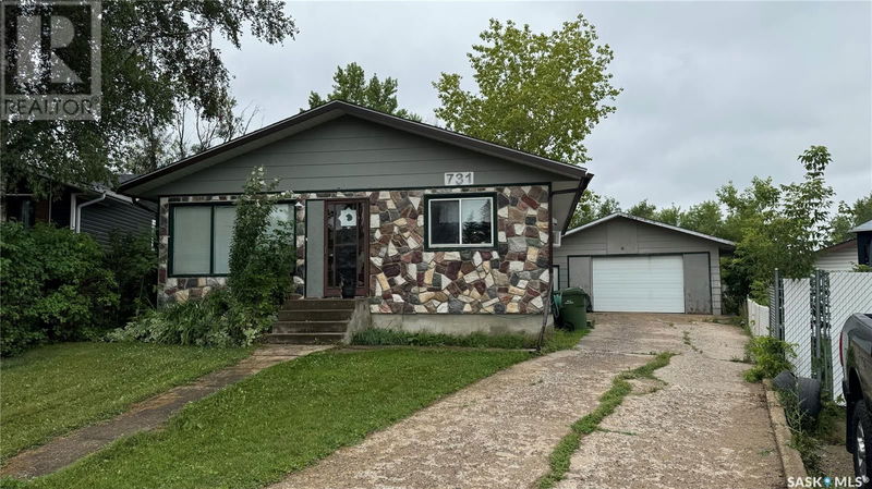 731 Mccraney Crescent Prince Albert, Saskatchewan