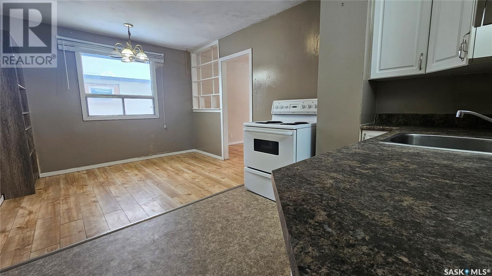 217 9TH AVENUE Image 13