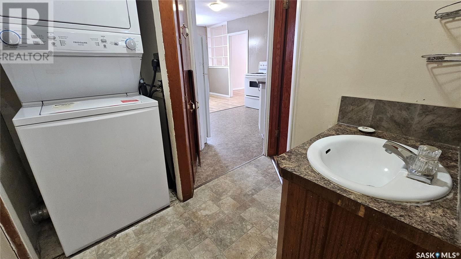 217 9TH AVENUE Image 19
