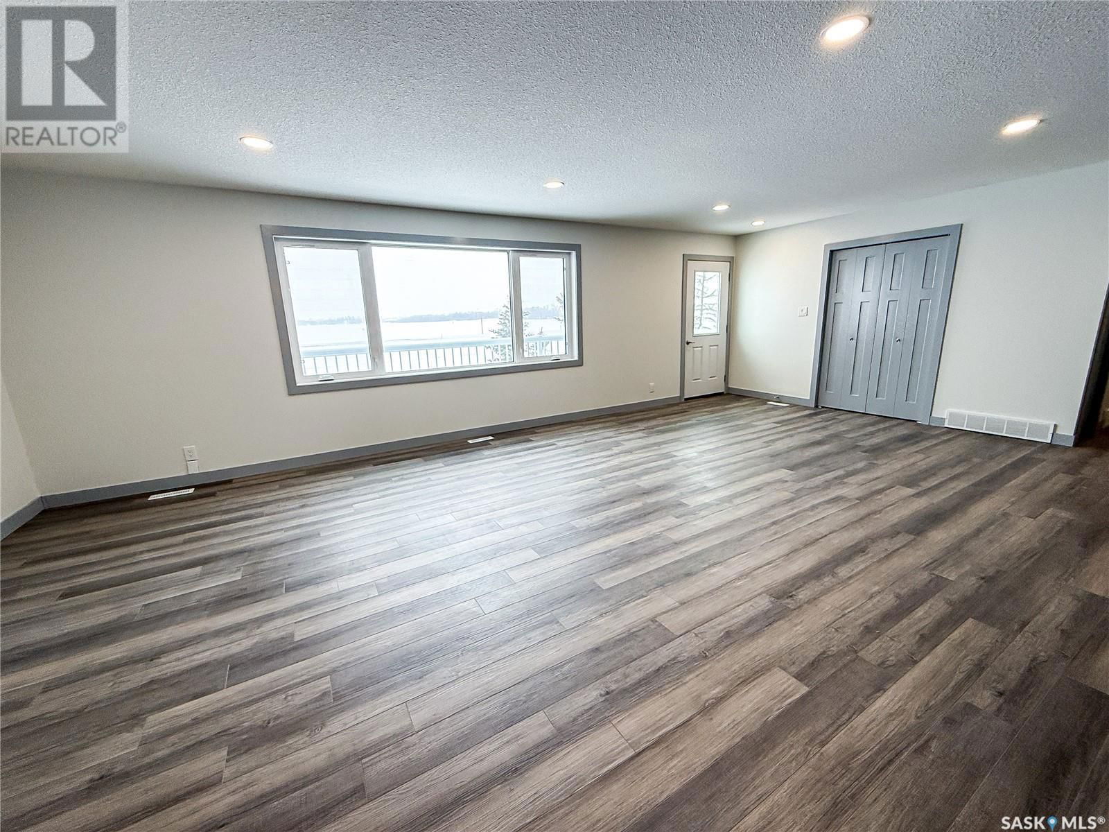 FRIESEN ACREAGE Image 23