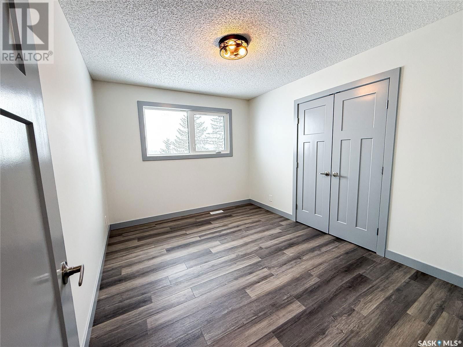 FRIESEN ACREAGE Image 31