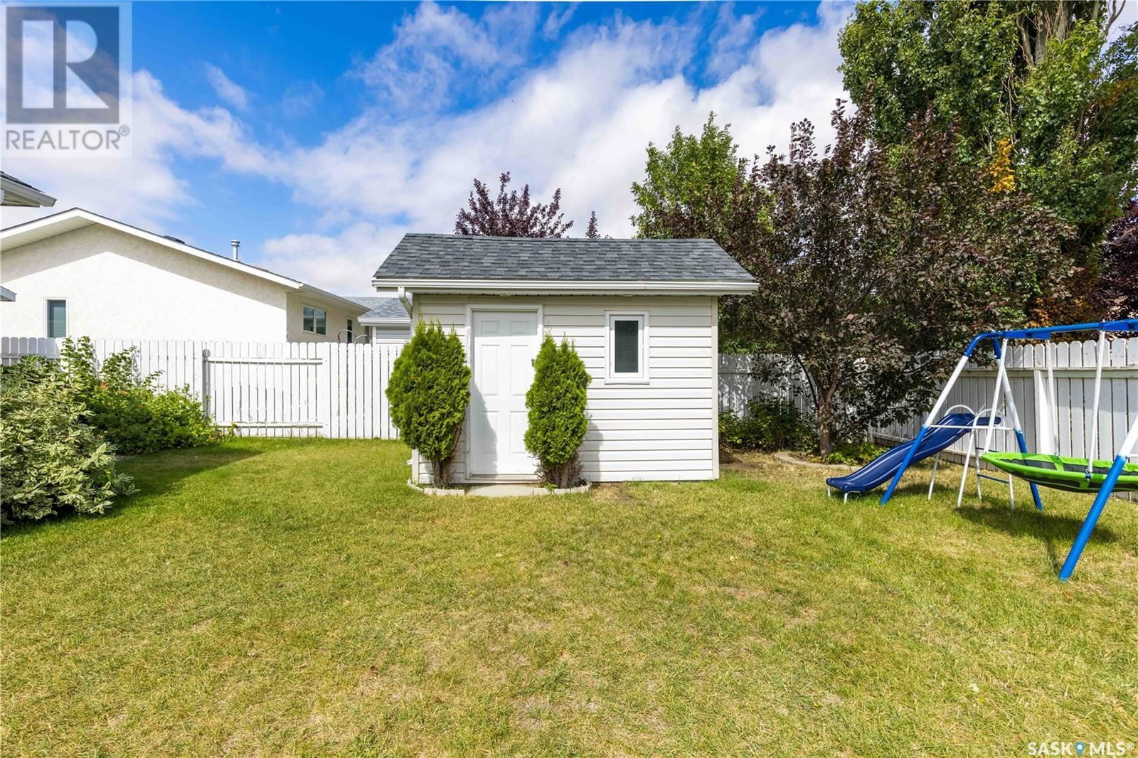 511 Palliser DRIVE Image 35