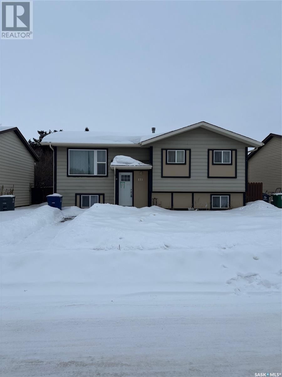 135 Kirkpatrick Crescent Saskatoon, Saskatchewan