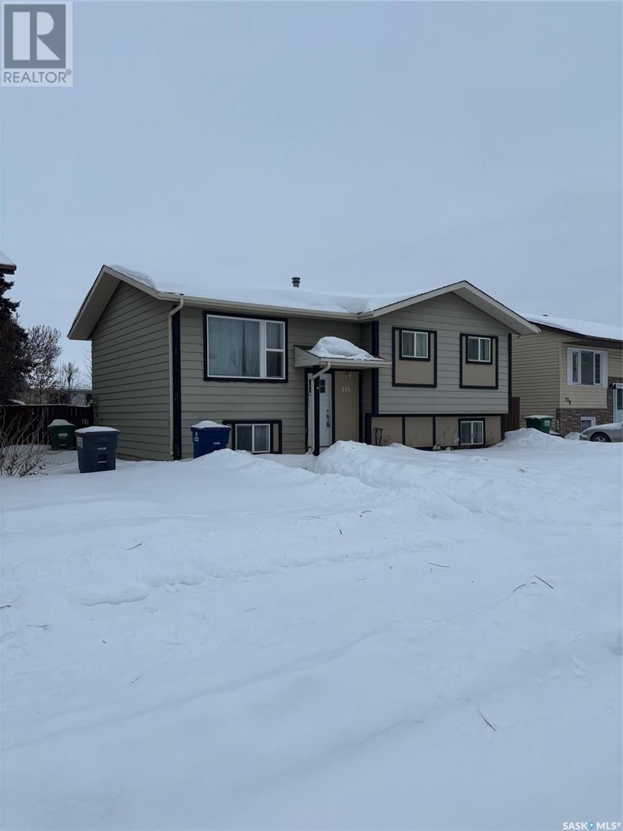 135 Kirkpatrick Crescent Saskatoon, Saskatchewan