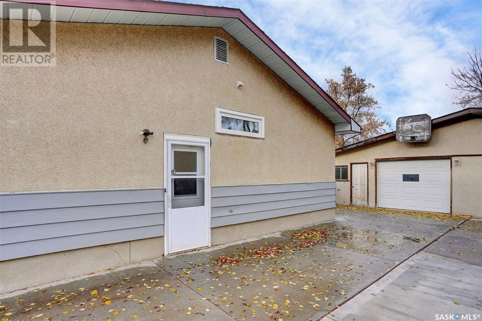 70 Fairview Road Regina, Saskatchewan