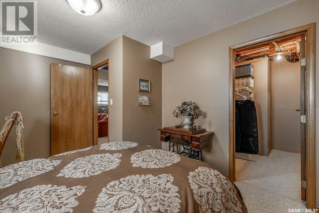 126 Brunst Crescent Saskatoon, Saskatchewan