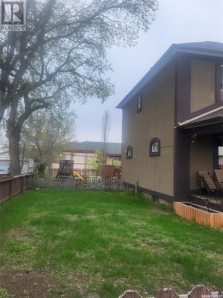 114 2ND AVENUE Image 33