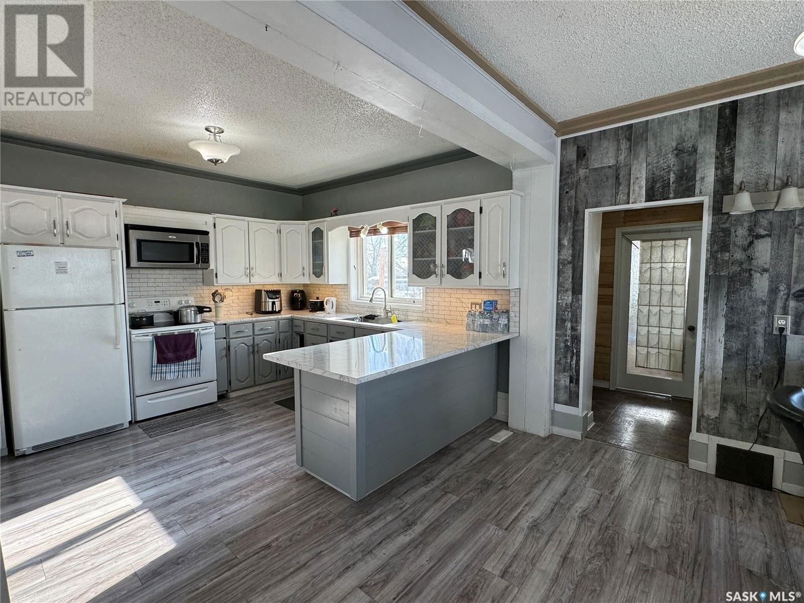 114 2ND AVENUE Image 7