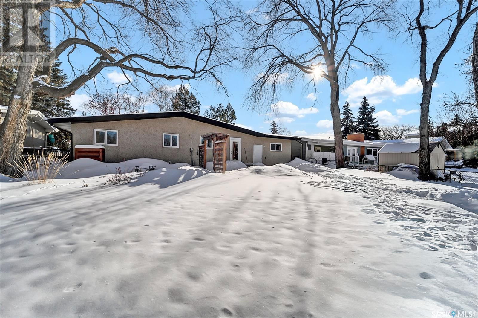 1806 Madden Avenue Saskatoon, Saskatchewan