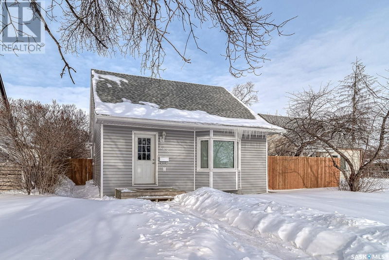 568 Athabasca Street E Moose Jaw, Saskatchewan