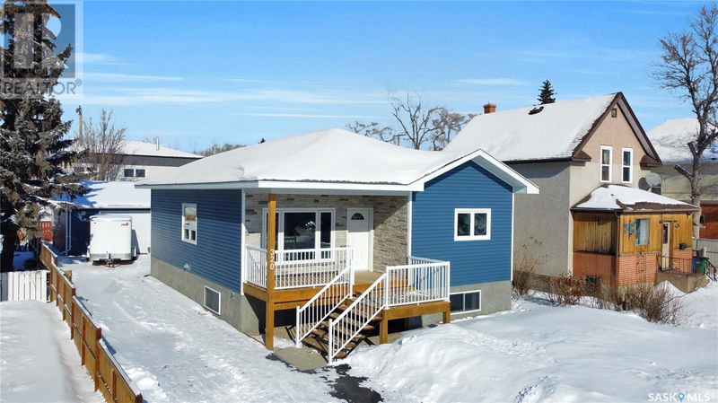 320 Hochelaga Street W Moose Jaw, Saskatchewan