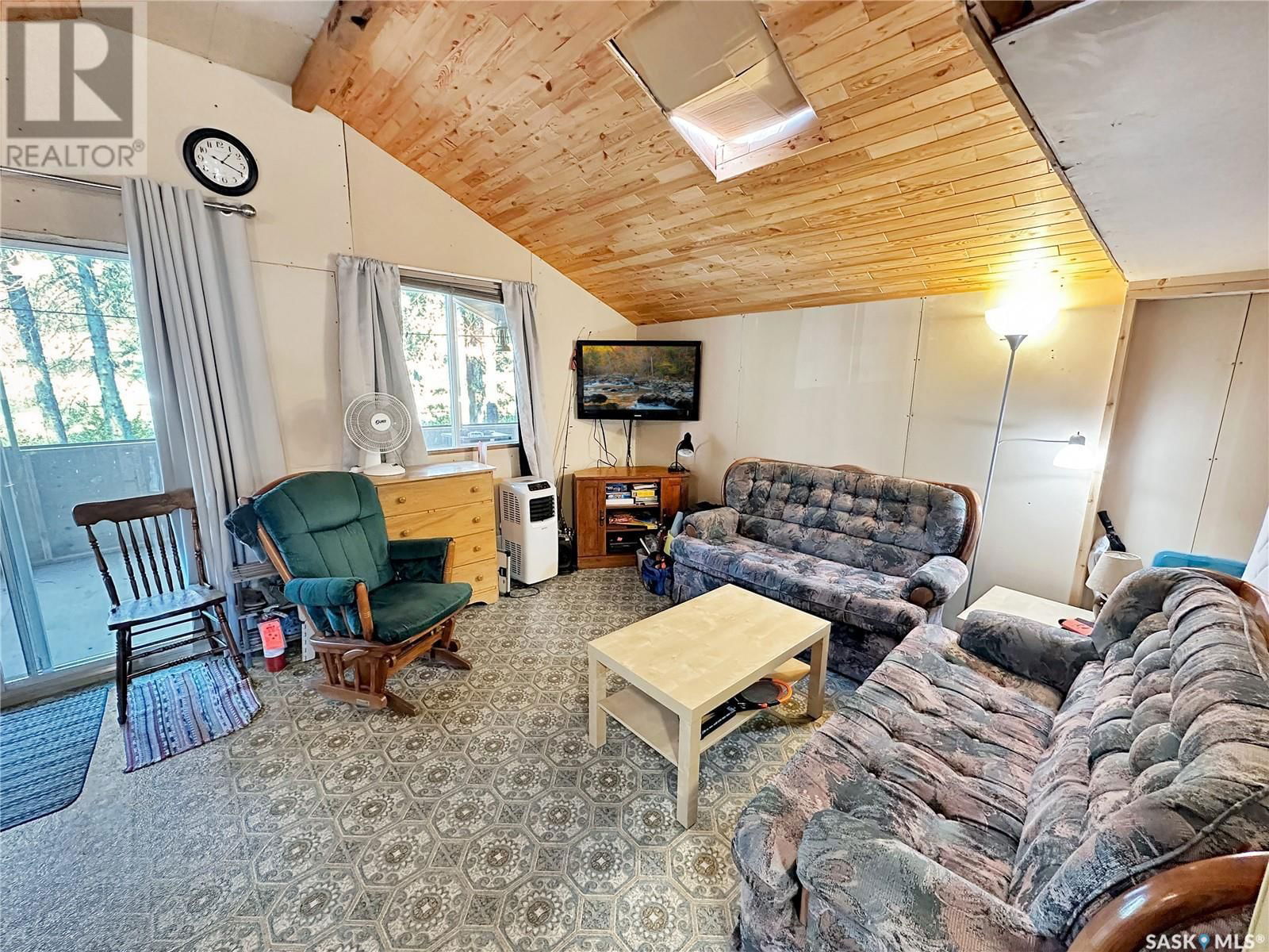 6 3RD AVENUE Image 4