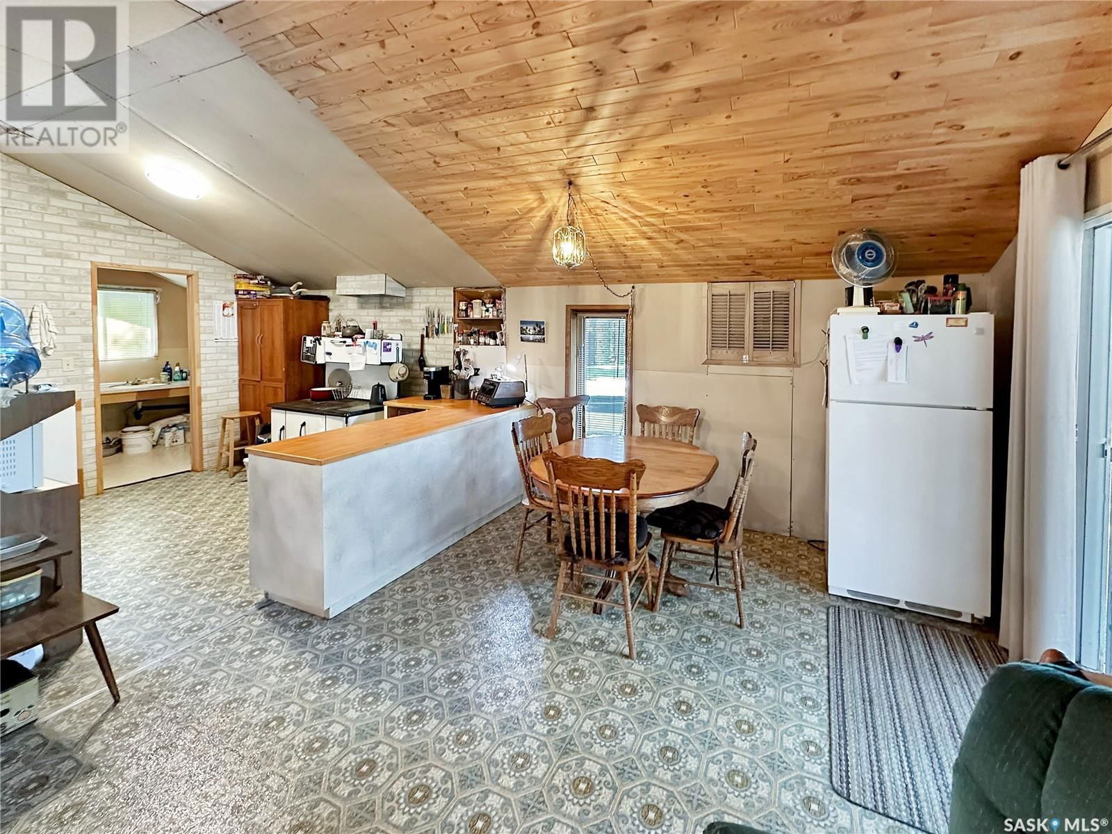 6 3RD AVENUE Image 5