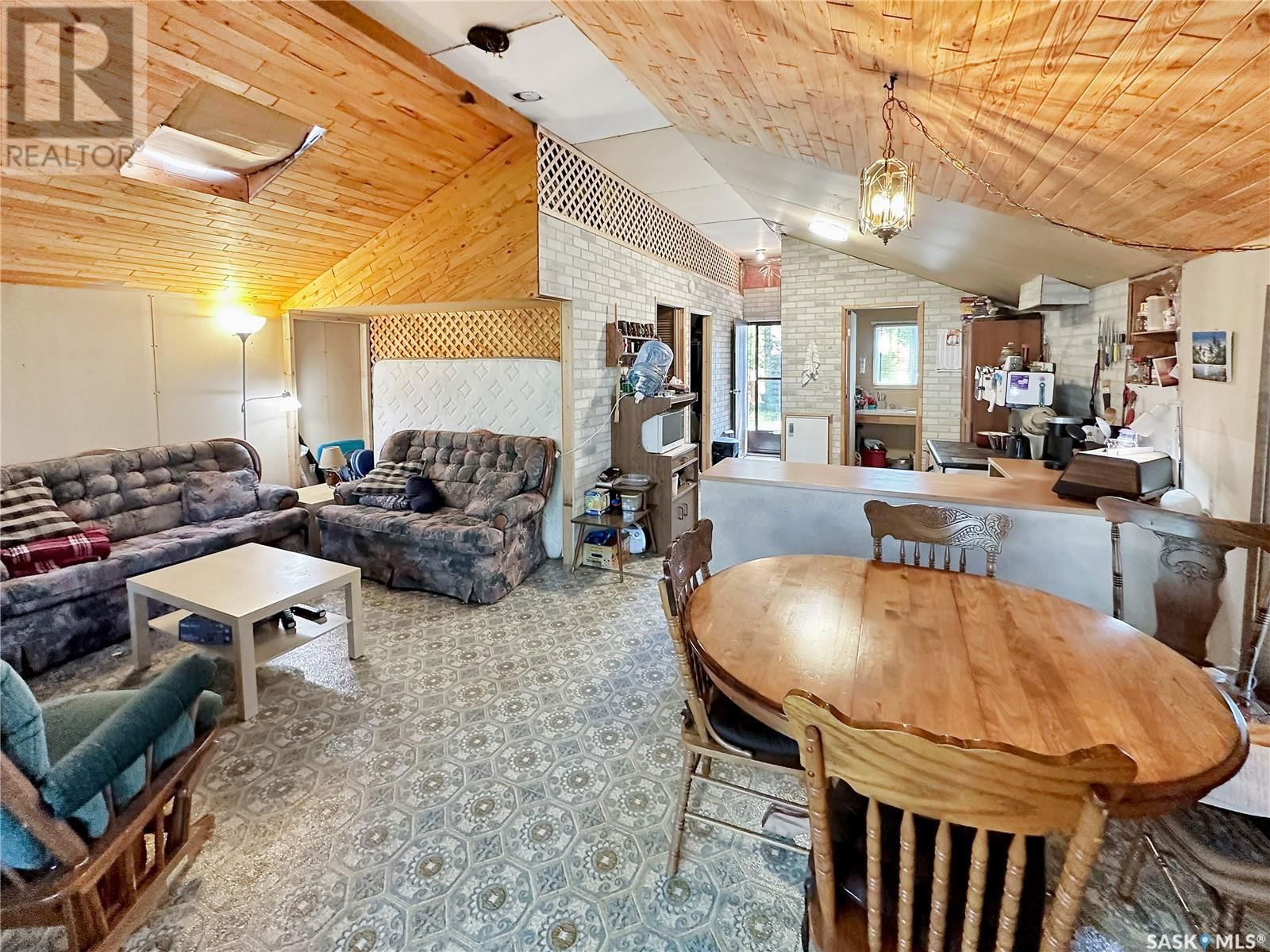 6 3RD AVENUE Image 7