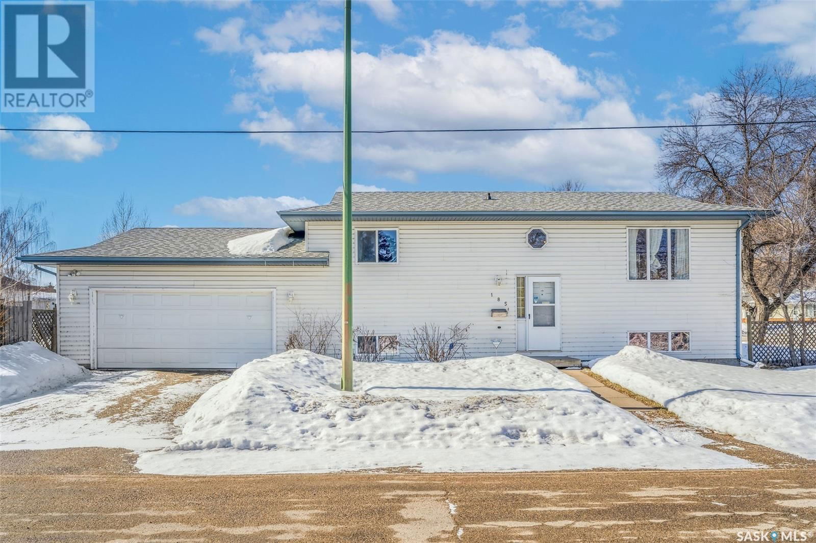 185 25th Street E Prince Albert, Saskatchewan