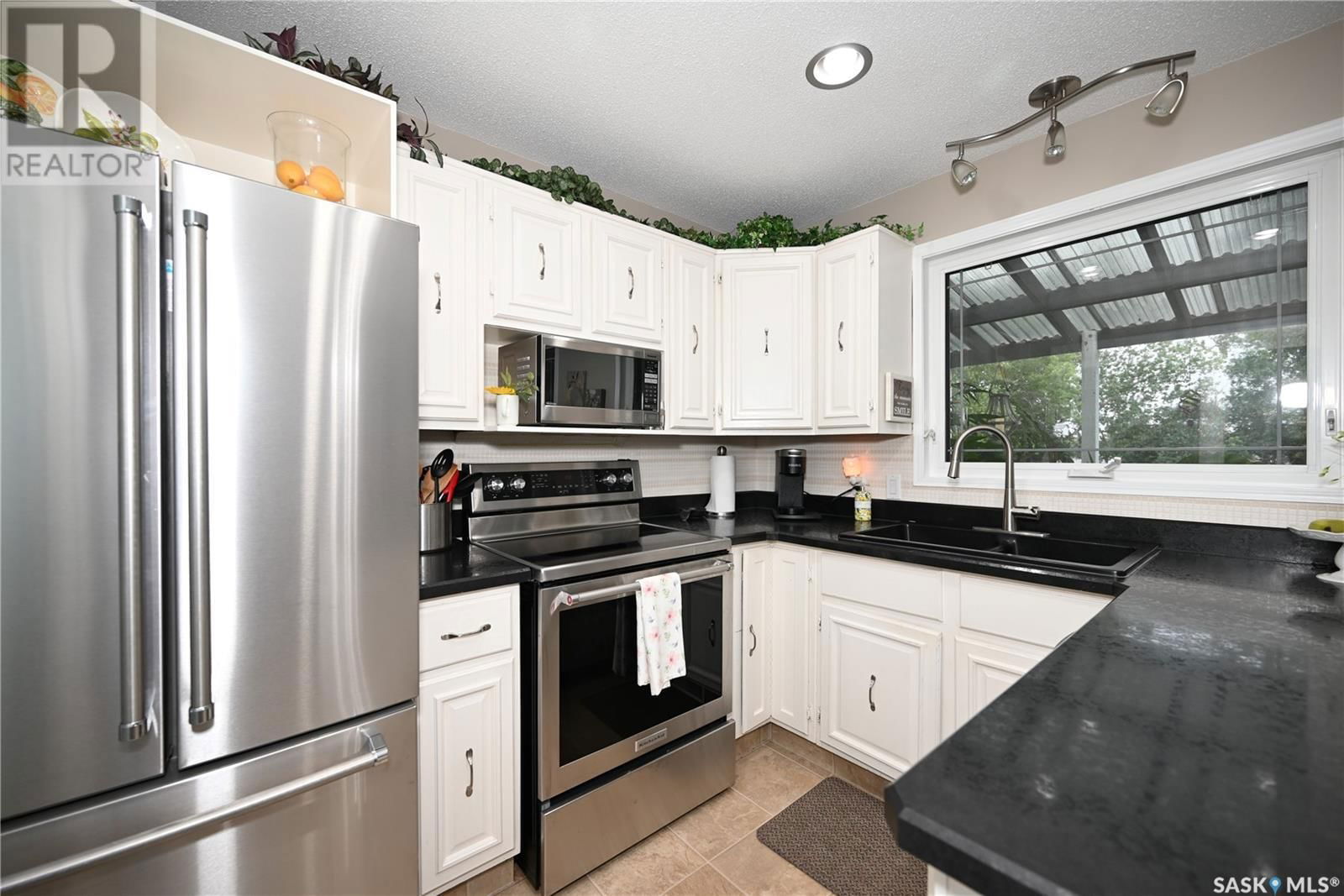 1275 VETERANS CRESCENT Image 14