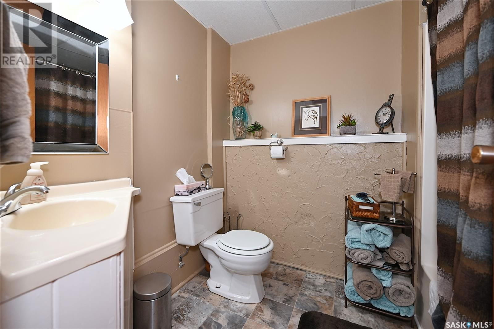 1275 VETERANS CRESCENT Image 23