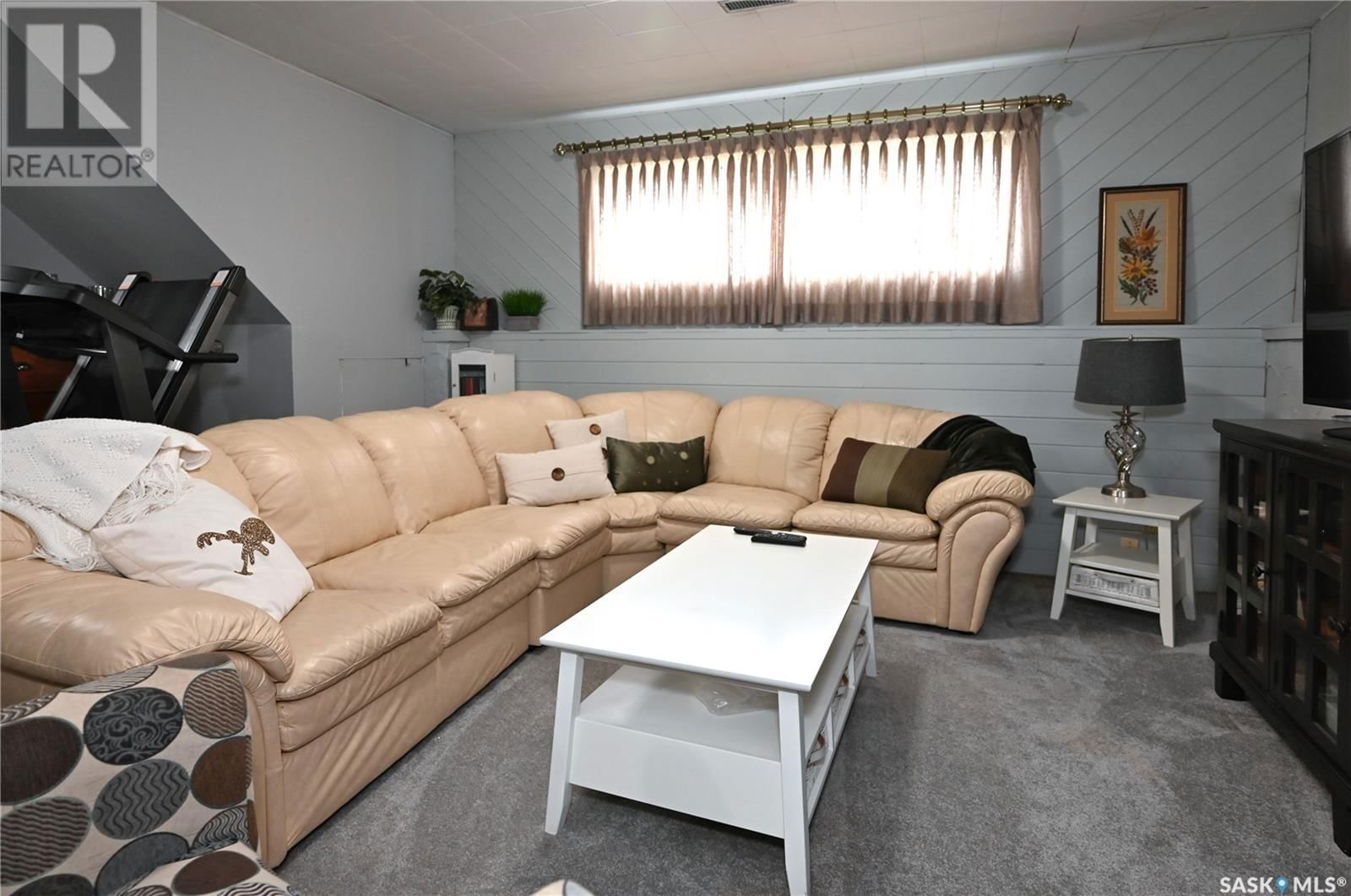 1275 VETERANS CRESCENT Image 26