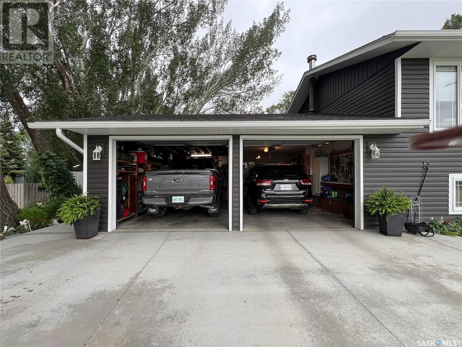1275 VETERANS CRESCENT Image 48