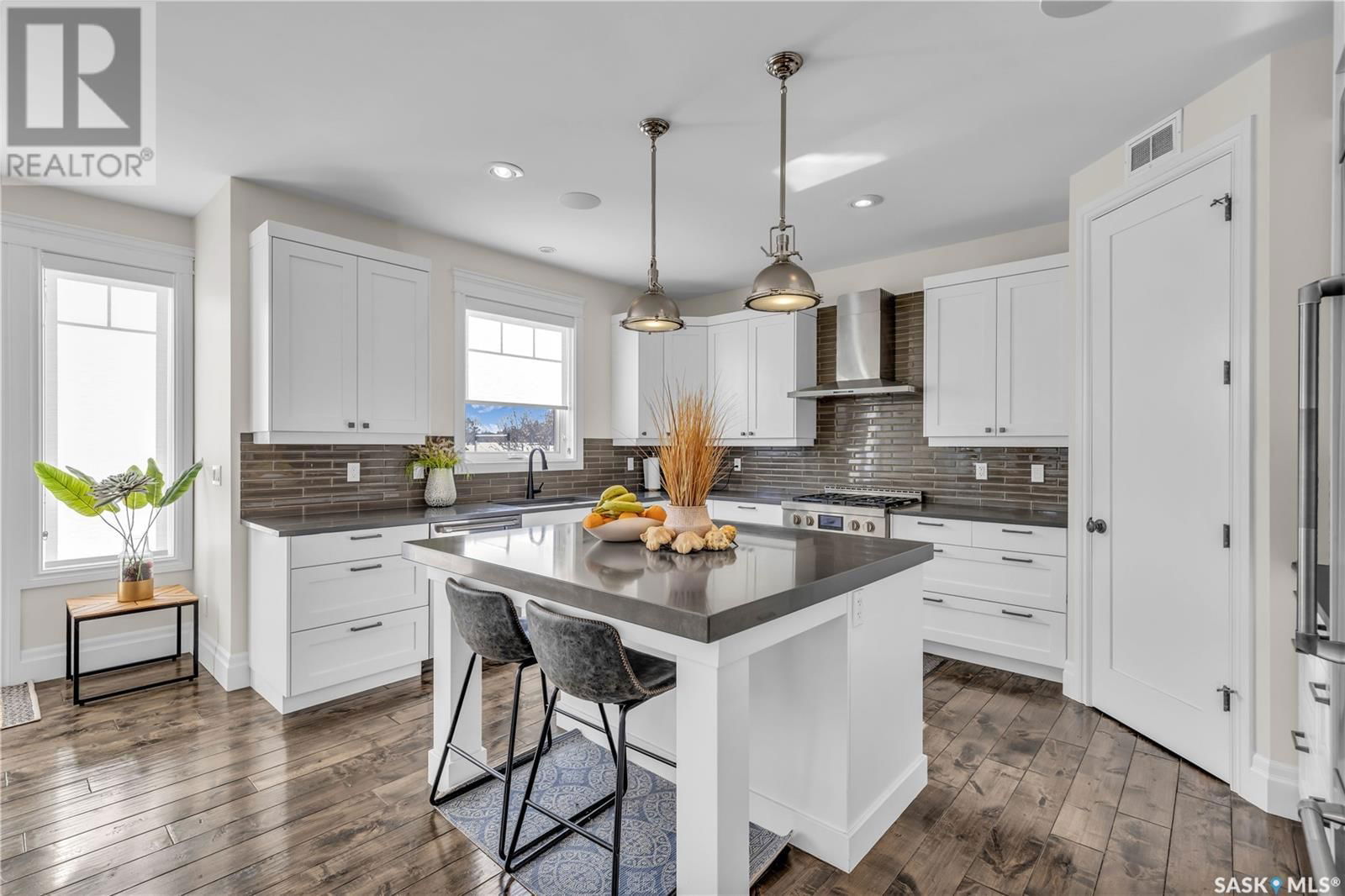 438 HORLICK MANOR Image 10