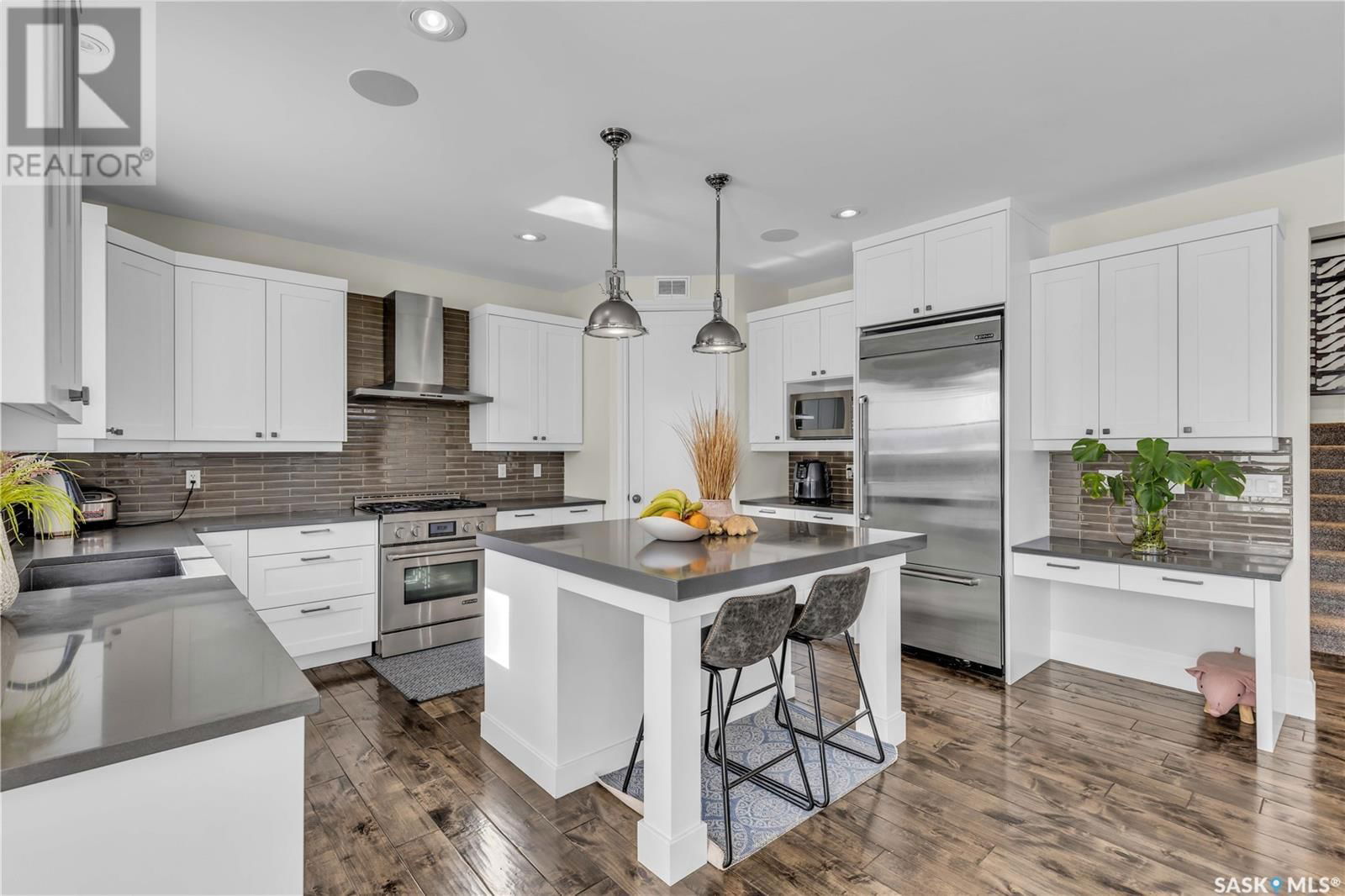 438 HORLICK MANOR Image 12