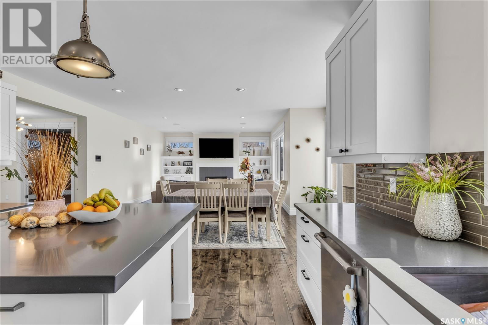 438 HORLICK MANOR Image 14