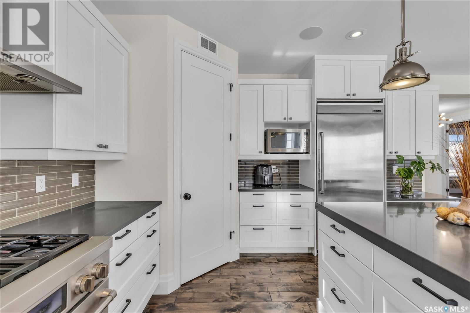 438 HORLICK MANOR Image 15