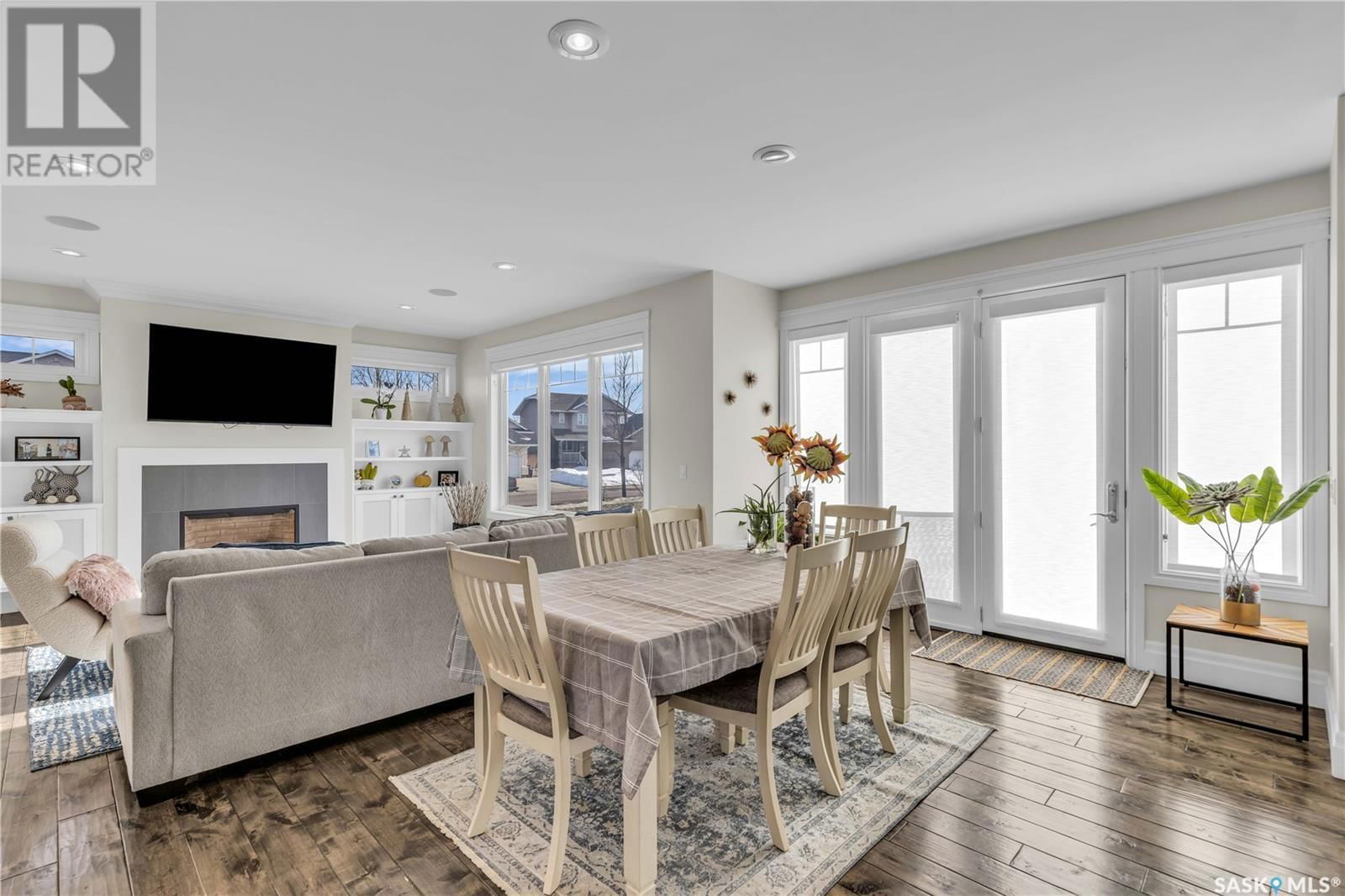 438 HORLICK MANOR Image 19
