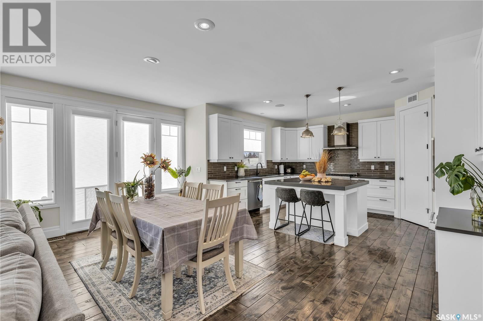 438 HORLICK MANOR Image 23