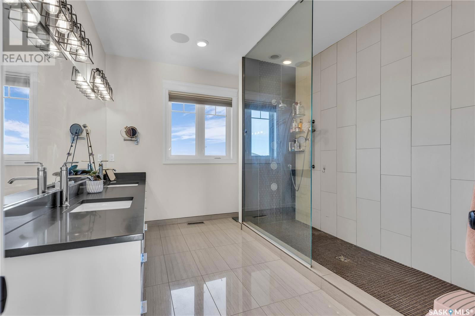 438 HORLICK MANOR Image 29