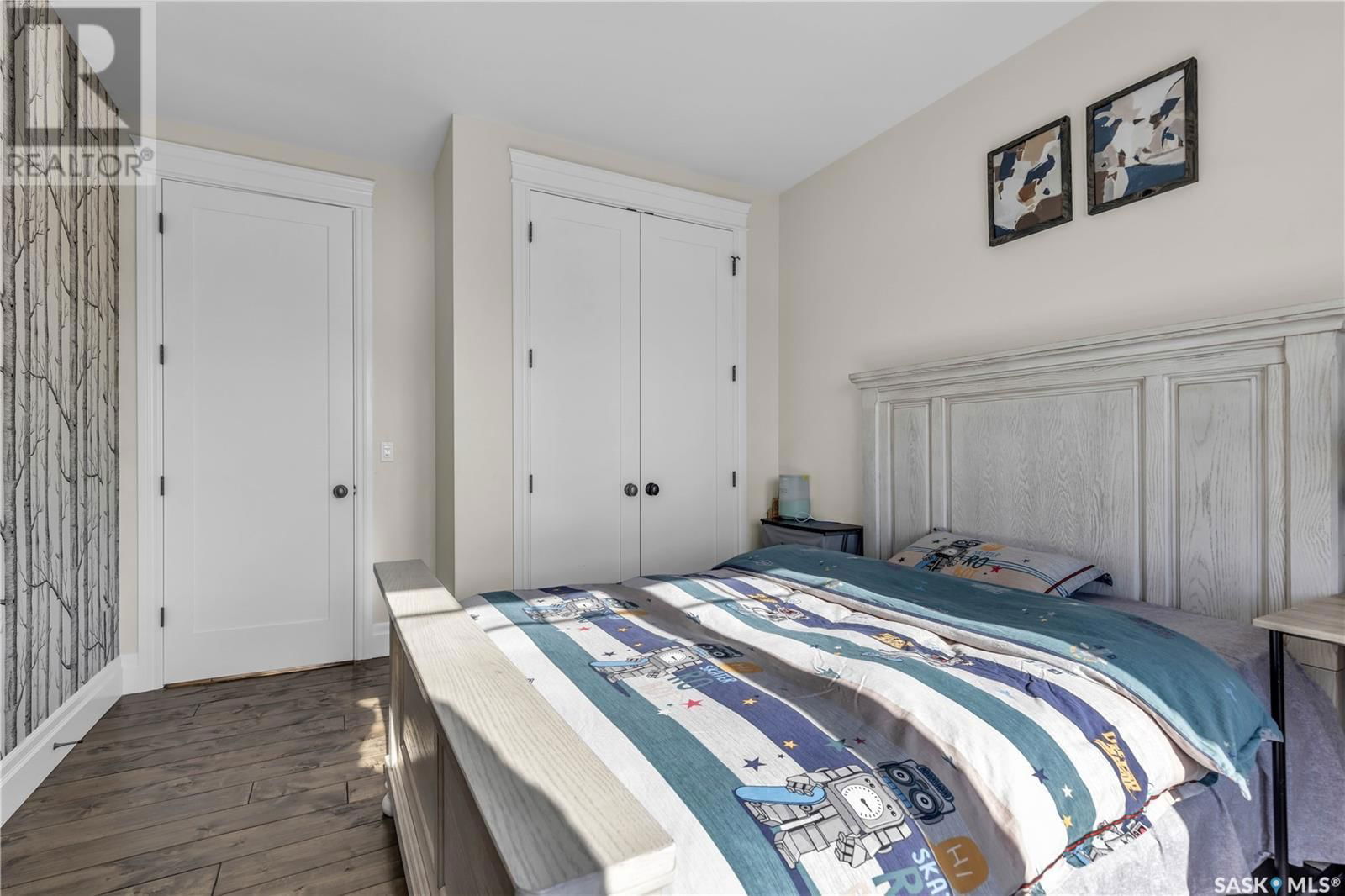 438 HORLICK MANOR Image 34