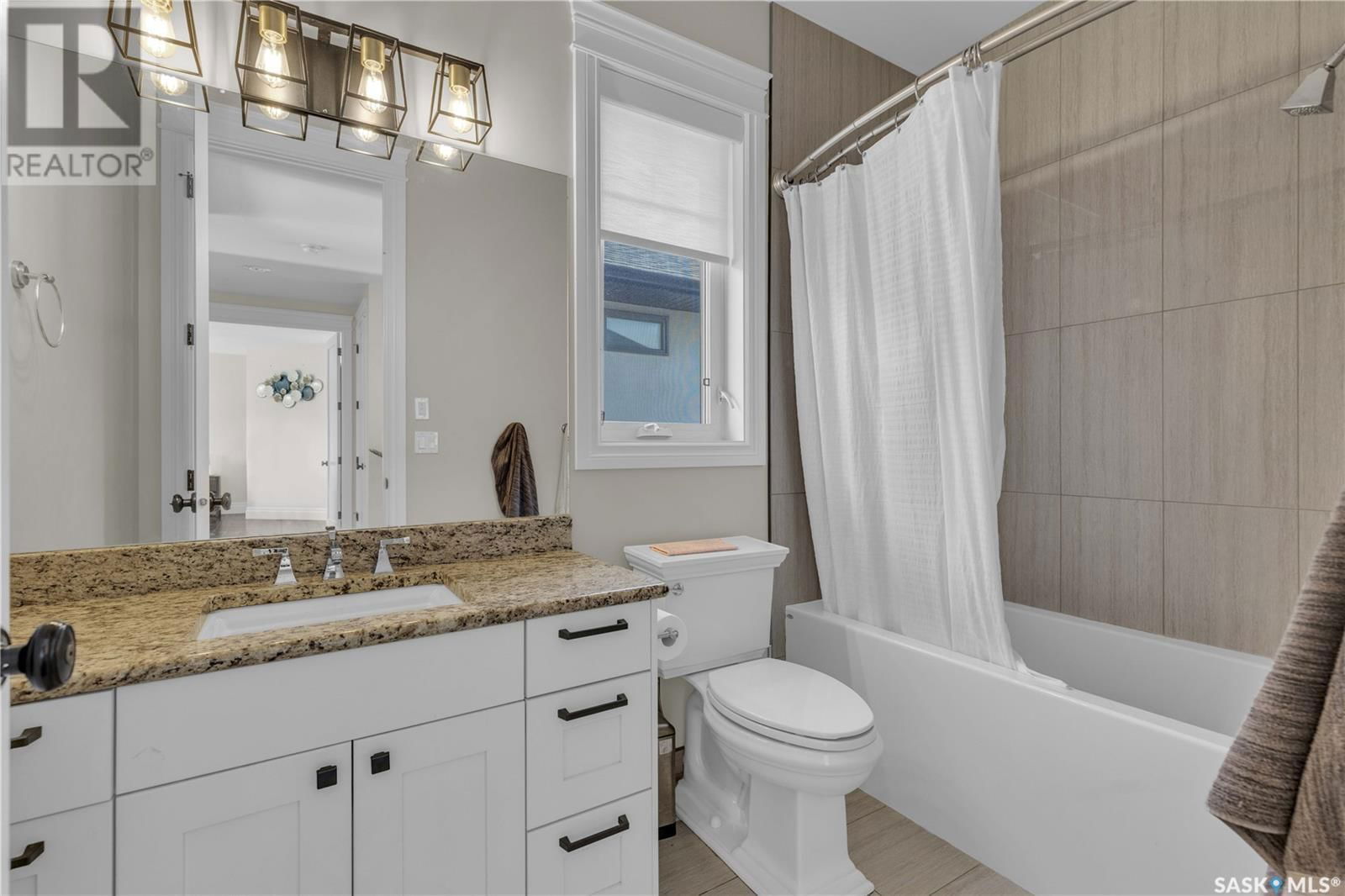 438 HORLICK MANOR Image 35
